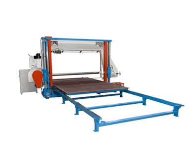 Horizontal foam cutting machine